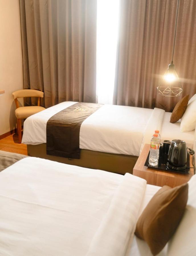 Zenith Premiere Hotel Baubau المظهر الخارجي الصورة
